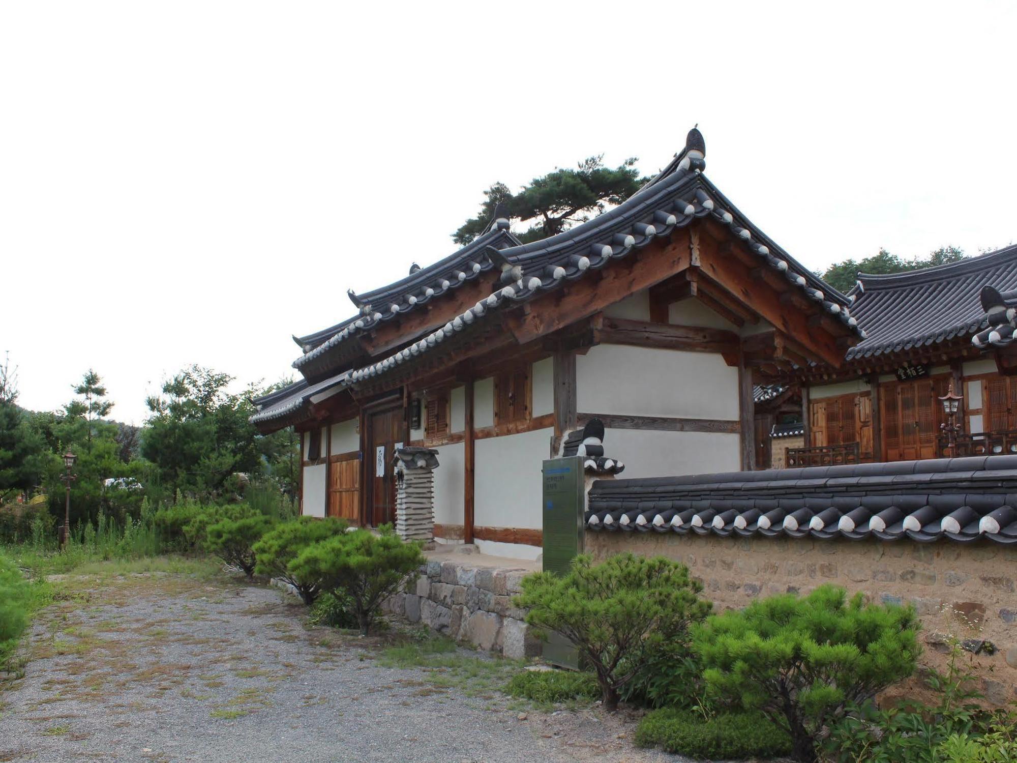 Ongye Jongtaek Hotel Андонг Екстериор снимка