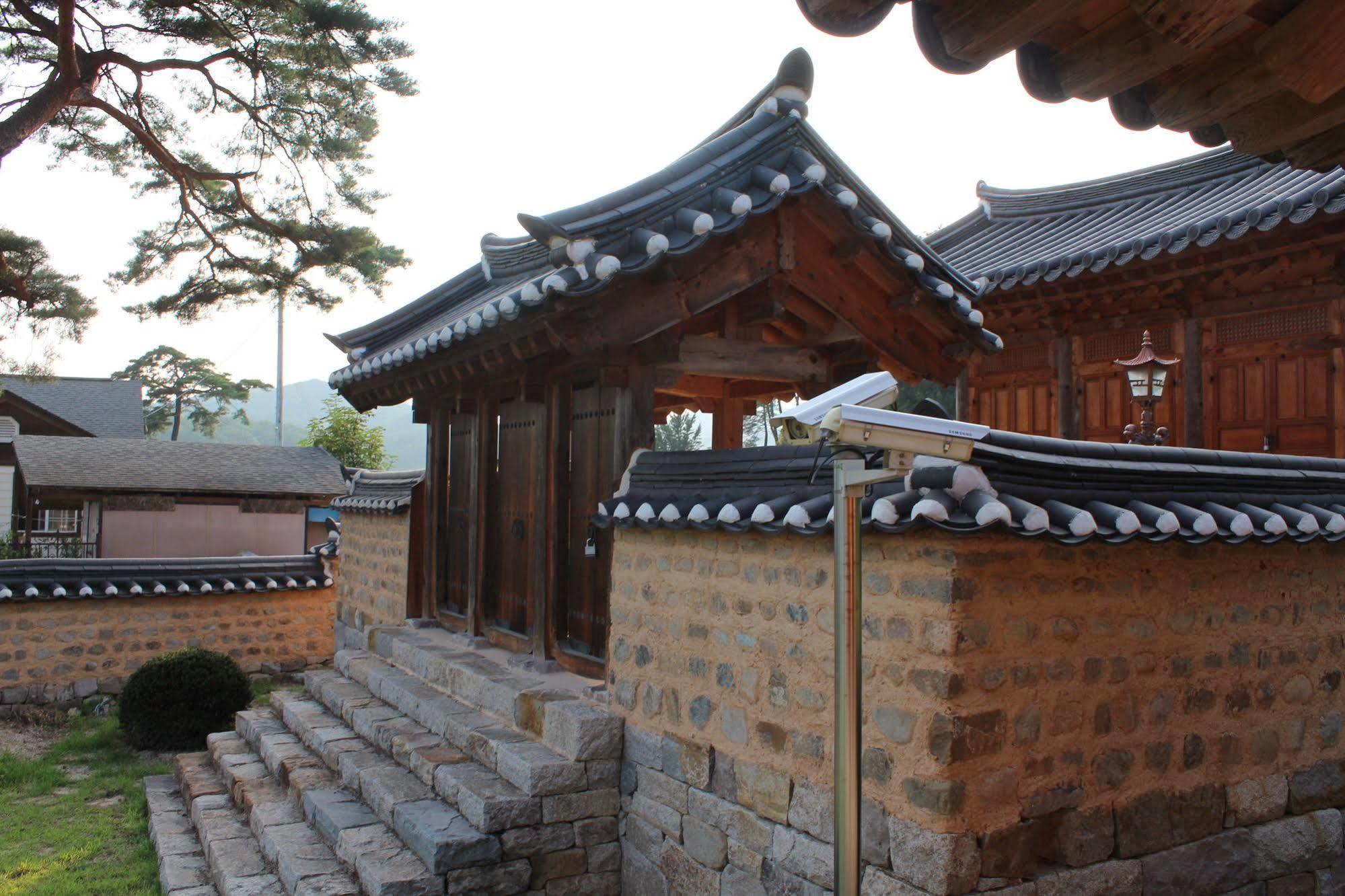 Ongye Jongtaek Hotel Андонг Екстериор снимка