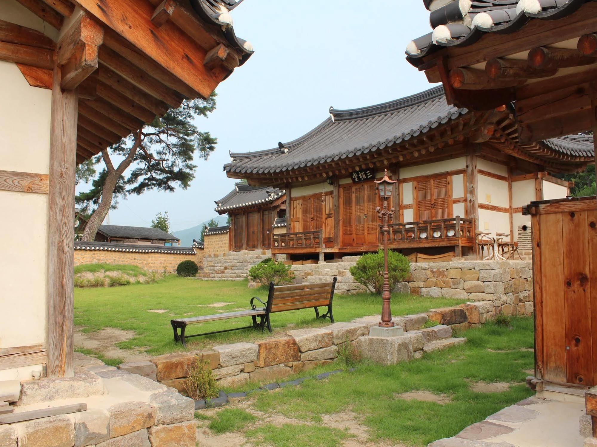 Ongye Jongtaek Hotel Андонг Екстериор снимка