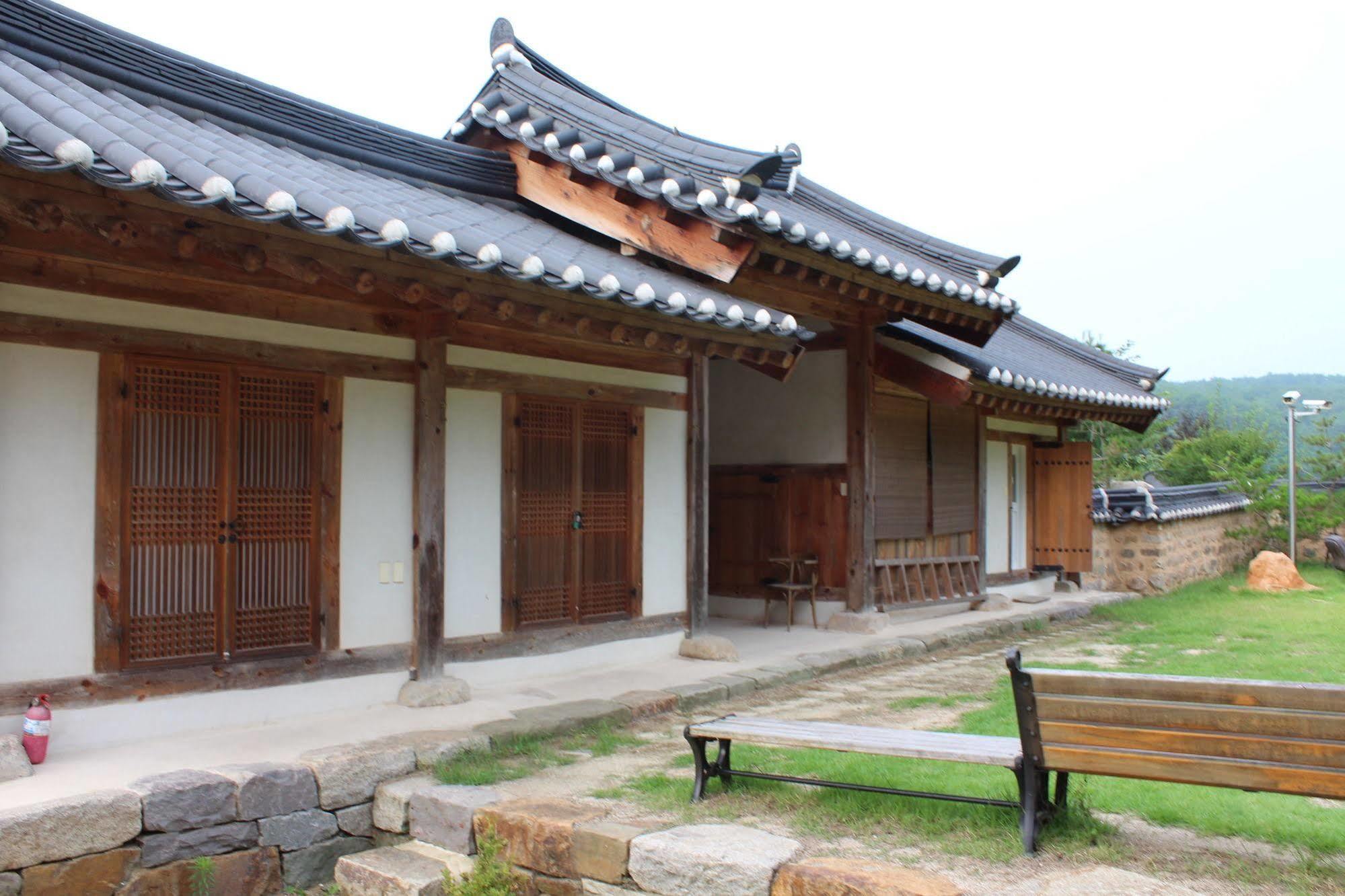 Ongye Jongtaek Hotel Андонг Екстериор снимка